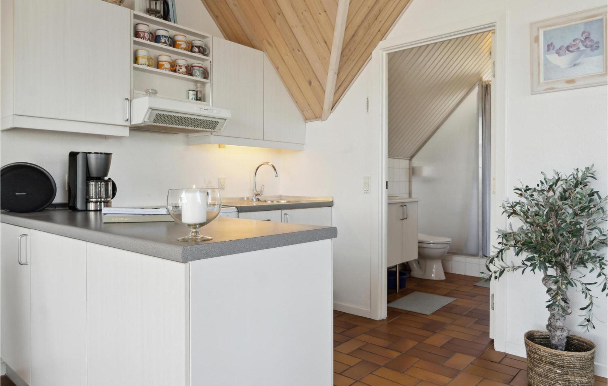 1 Bedroom Nice Apartment In Idestrup Bøtø By エクステリア 写真