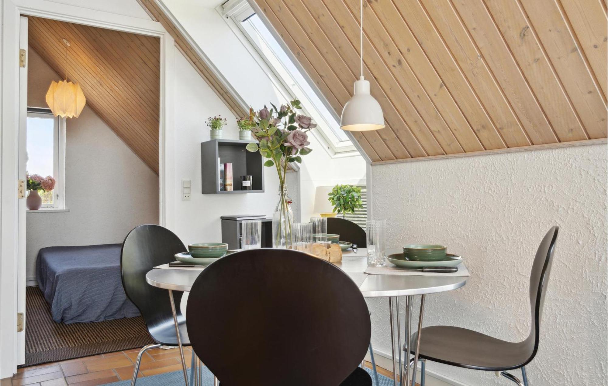 1 Bedroom Nice Apartment In Idestrup Bøtø By エクステリア 写真