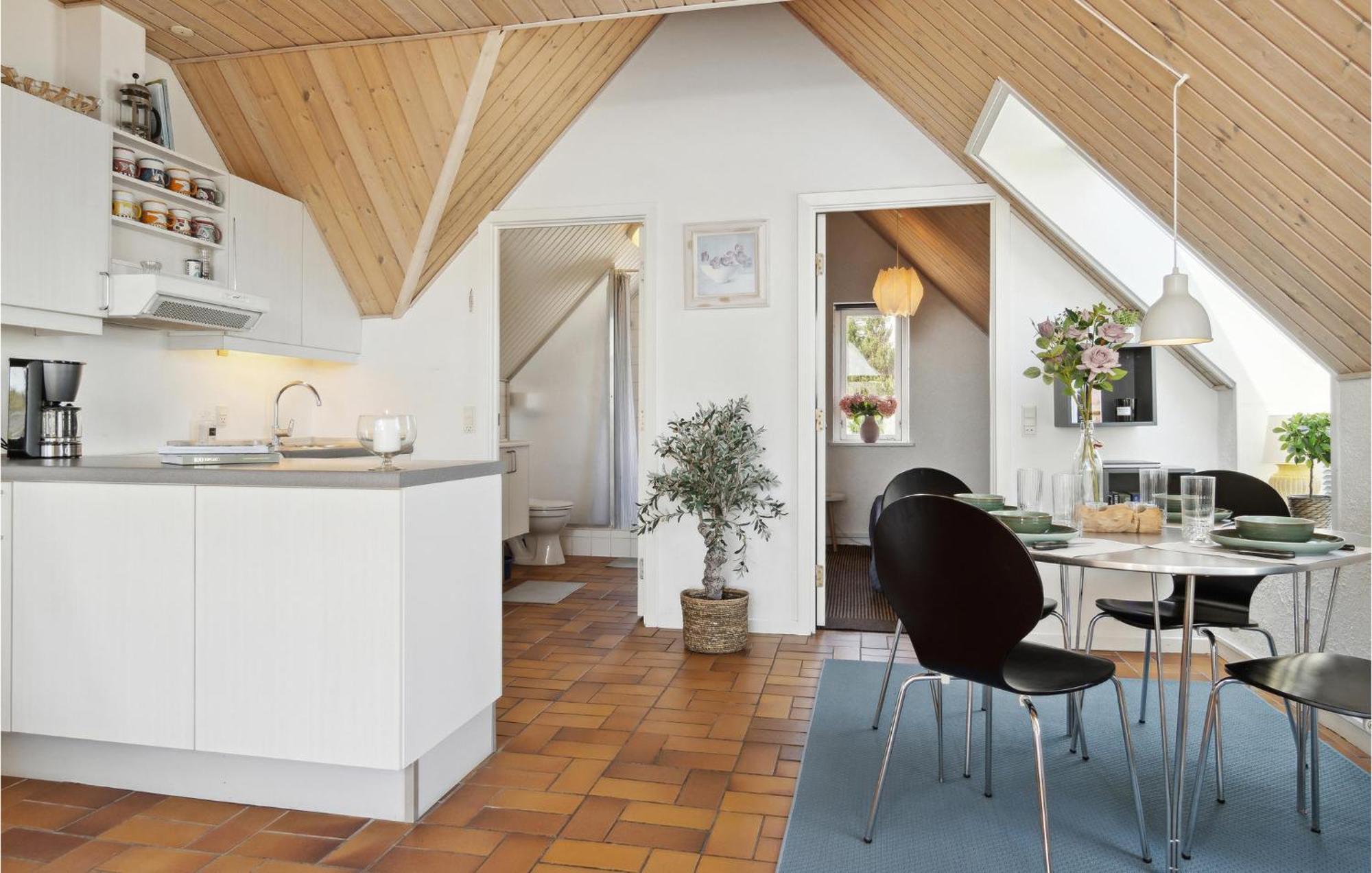 1 Bedroom Nice Apartment In Idestrup Bøtø By エクステリア 写真